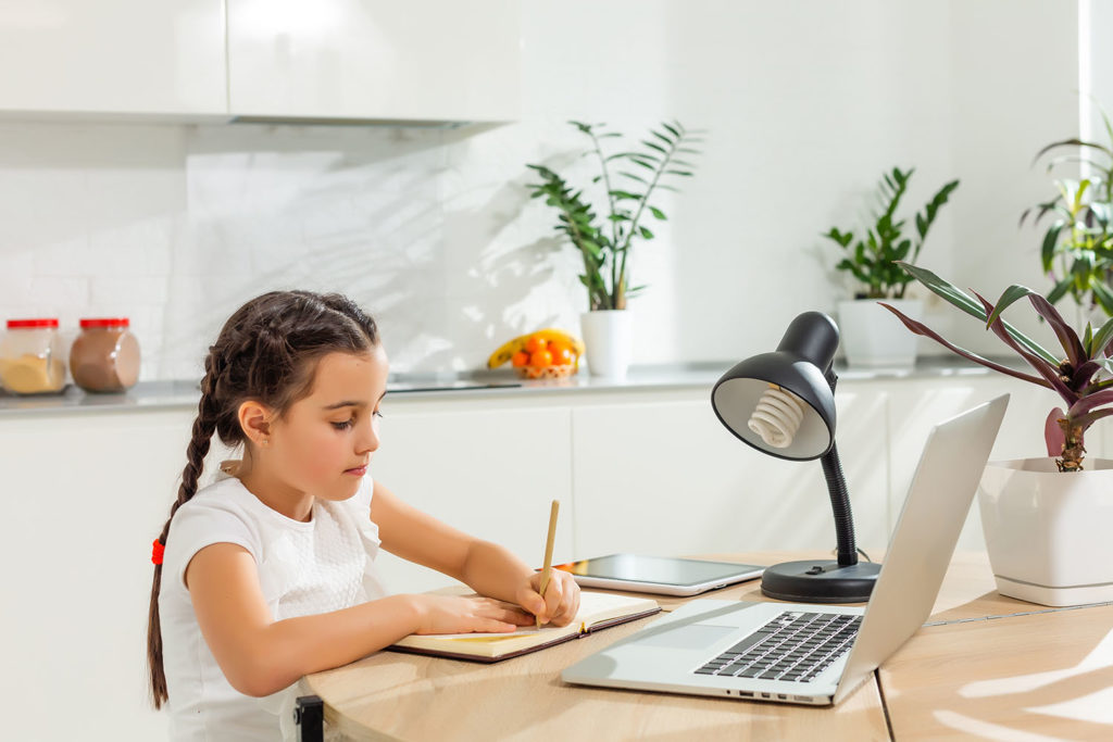 Comment choisir un bureau pour son enfant ? 