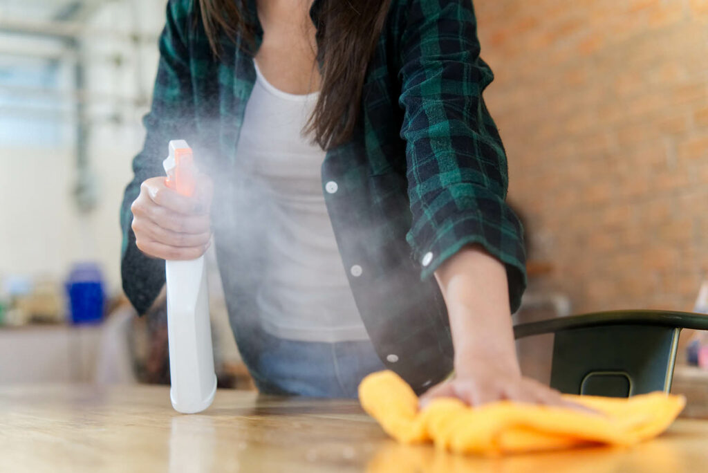 Conseils pour éliminer la poussière dans la maison pendant l’hiver