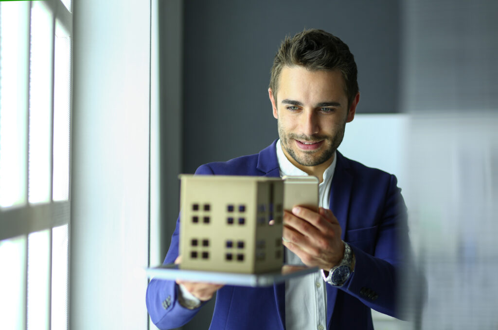 Le rôle des agents immobiliers à l’ère du numérique : Comment la profession s’adapte aux nouvelles technologies ? 