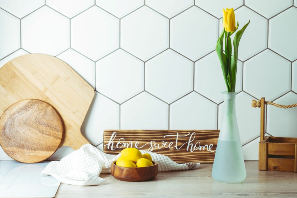 Inspirez-vous pour une déco de cuisine estivale fraîche et lumineuse